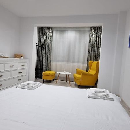 Stone Bridge Apartment Iasi Eksteriør bilde